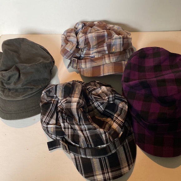 Accessories - NWOT Four Women’s Caps